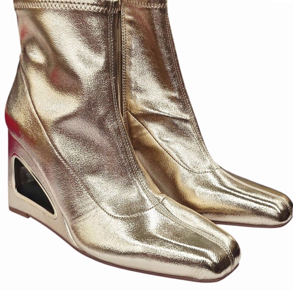 Katy Perry Women's The Hollow Wedge Bootie Gold Ankle Boots